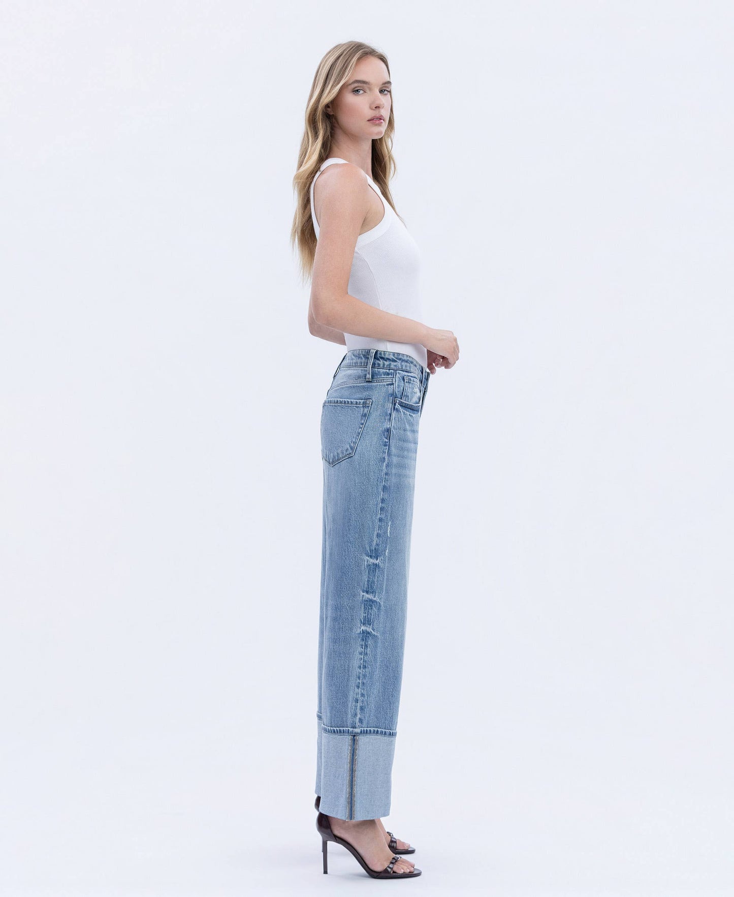 HIGH RISE CUFFED WIDE LEG JEANS
