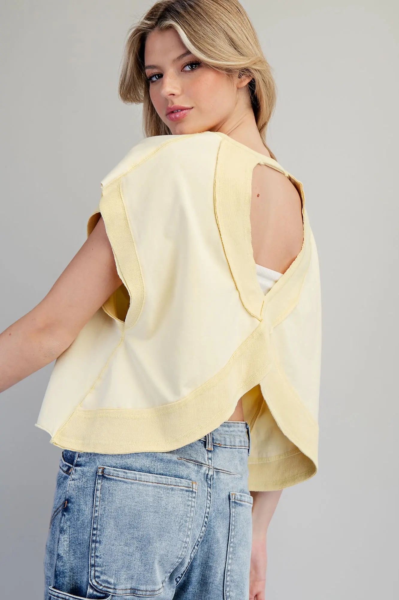 BUTTERCUP BREEZE TOP