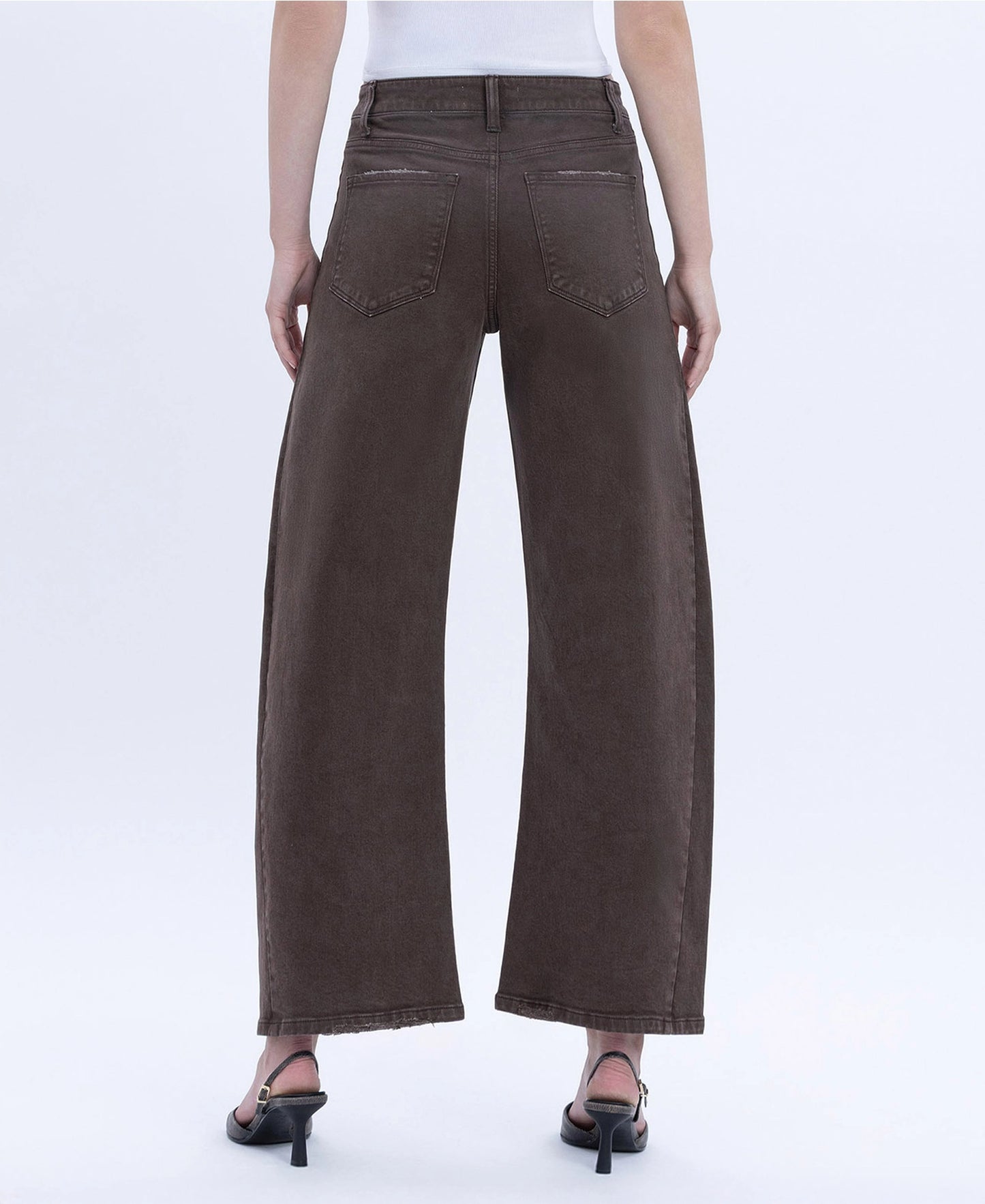MOCHA MOMENTS BARREL JEANS