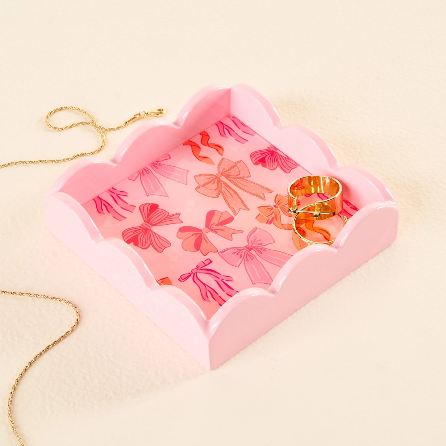 Blushing Bows Scalloped Trinket Tray