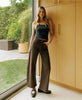 MOCHA MOMENTS BARREL JEANS
