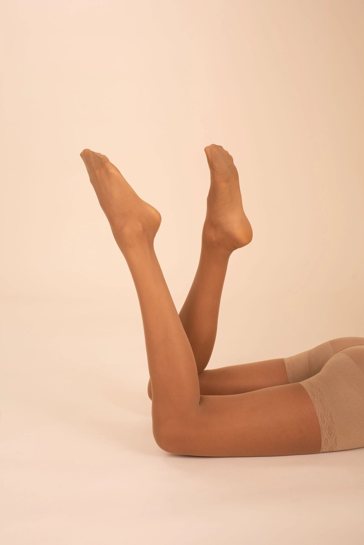 SHEER CONTOUR TIGHTS - THREADS