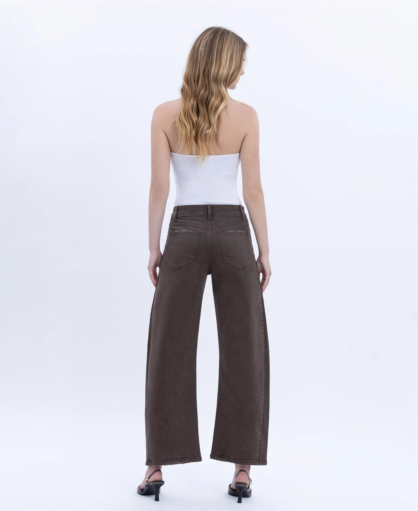 MOCHA MOMENTS BARREL JEANS